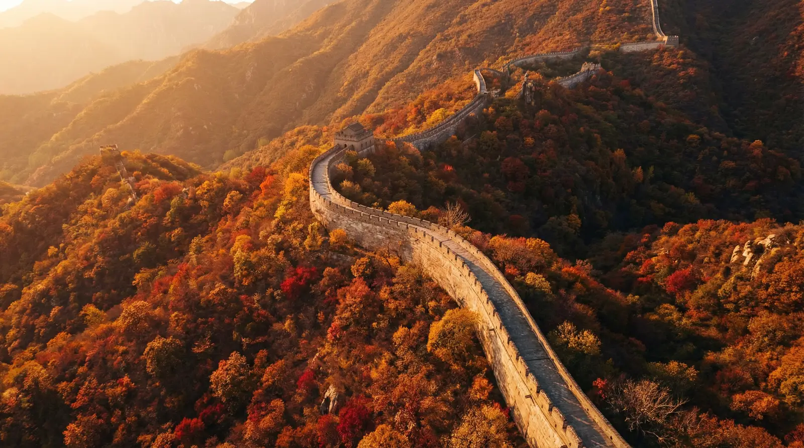 乱伦家族 秋日长城航拍全景